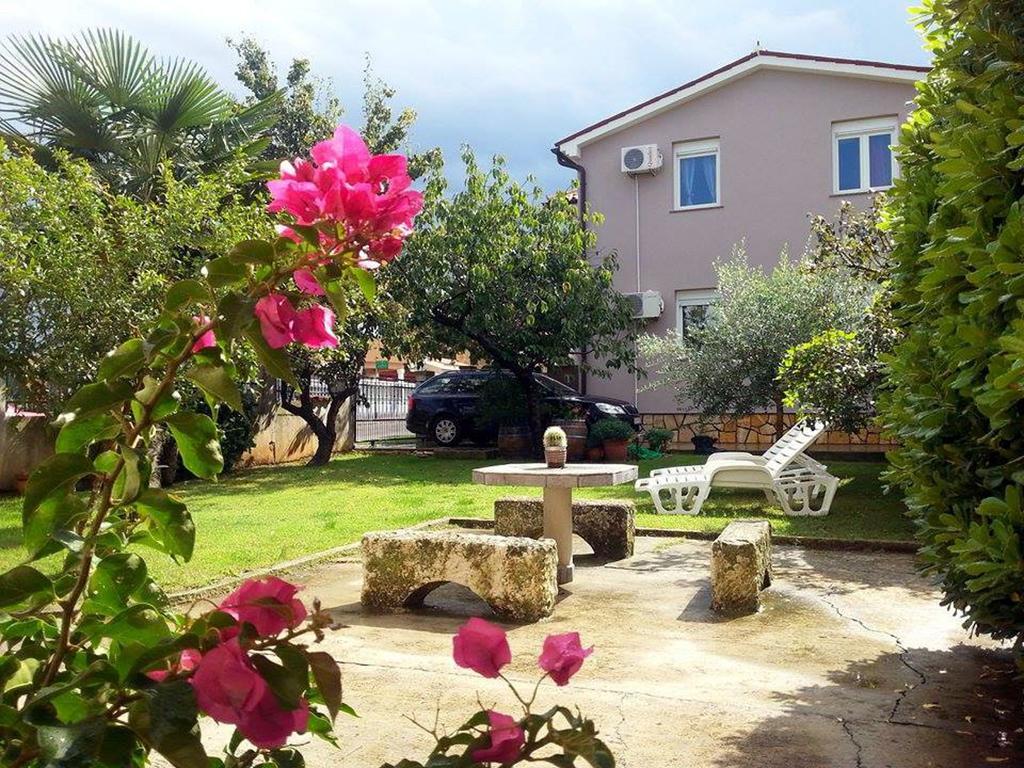 Apartments Ema Pula Ngoại thất bức ảnh